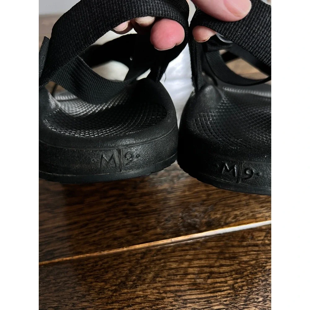 Chaco Z Cloud Black Strappy Sport Sandals Mens Size 9 LUVSEAT Footbed